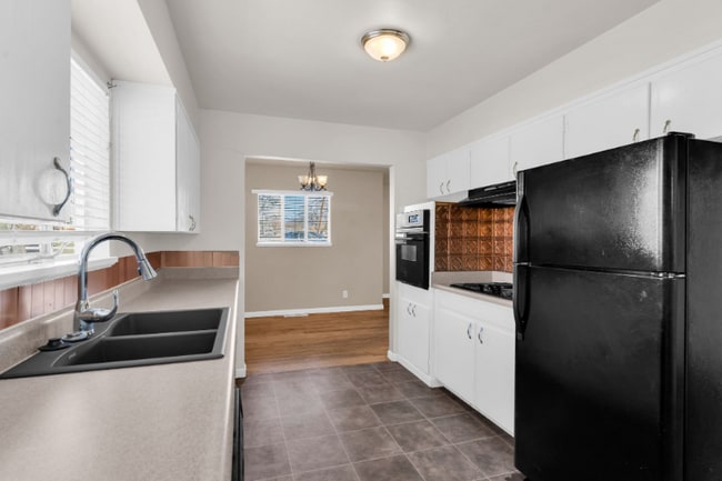 Photo - 2200 Fowler St