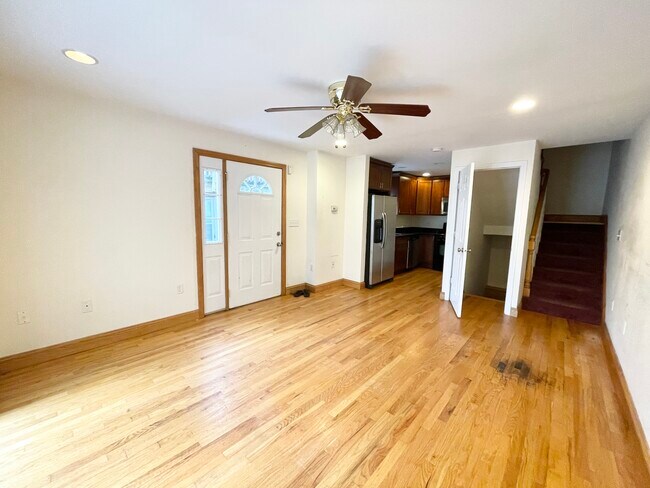 Photo - 241 W 3rd St Unit 2