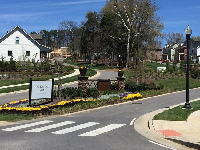 Photo - 2077 McAvoy Dr