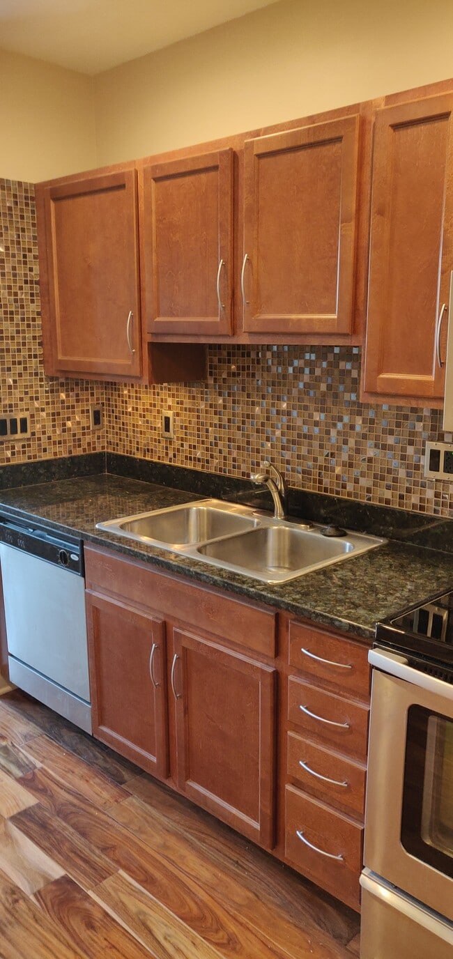 Photo - 600 Albert St Unit 318