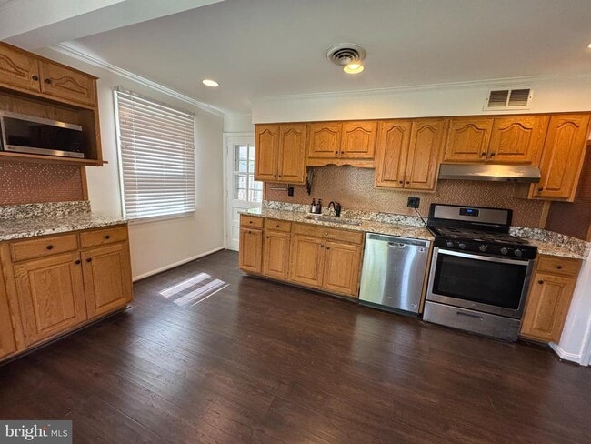 Photo - 721 Crabb Ave