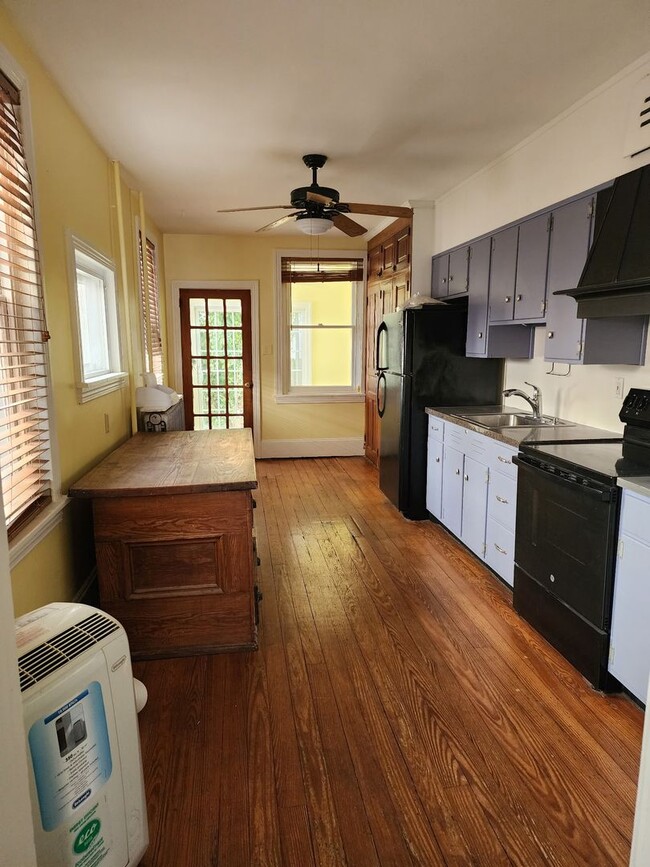 Photo - West Chester Historic Townhome - 4 bedrooms, 1 bath