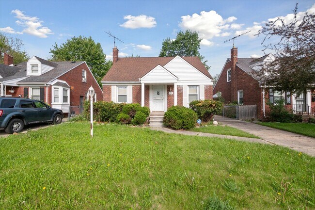 3 bedroom bungalow - $1300 - ACCEPTS SECTI... - 3 bedroom bungalow - $1300 - ACCEPTS SECTI... House