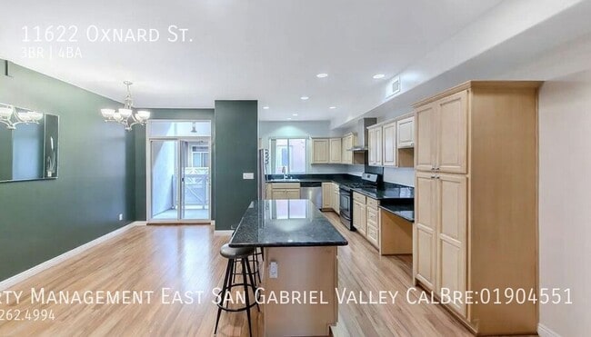 Photo - 11622 Oxnard St