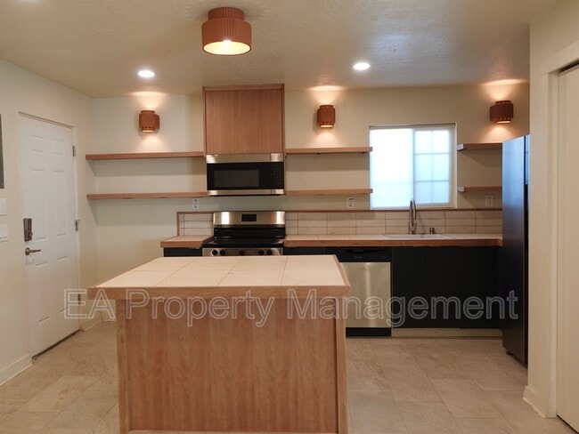 2613 San Pablo St NE