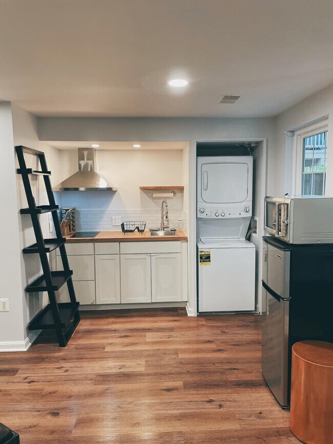 Photo - 21968 Box Car Square