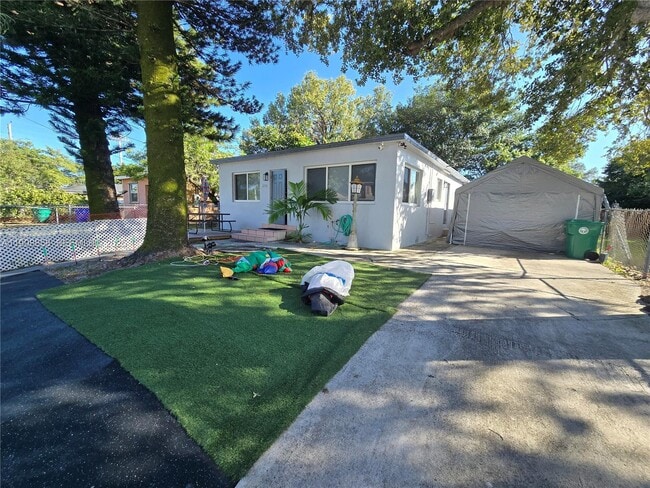 Building Photo - 1230 NW 70th St