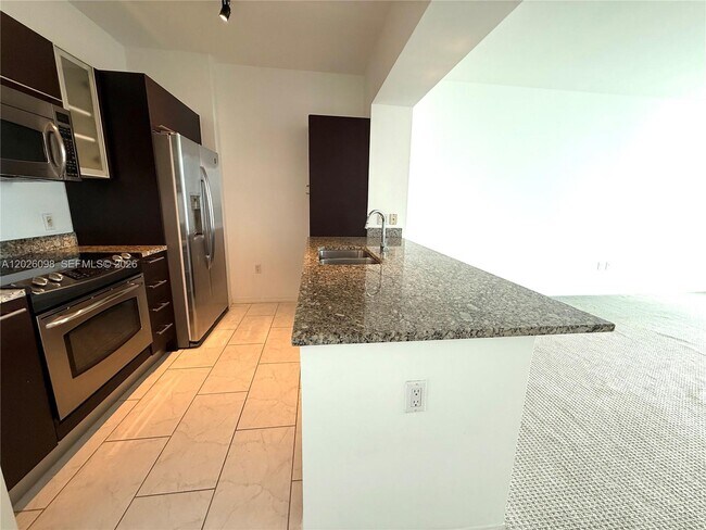 Building Photo - 951 Brickell Ave Unit 3703