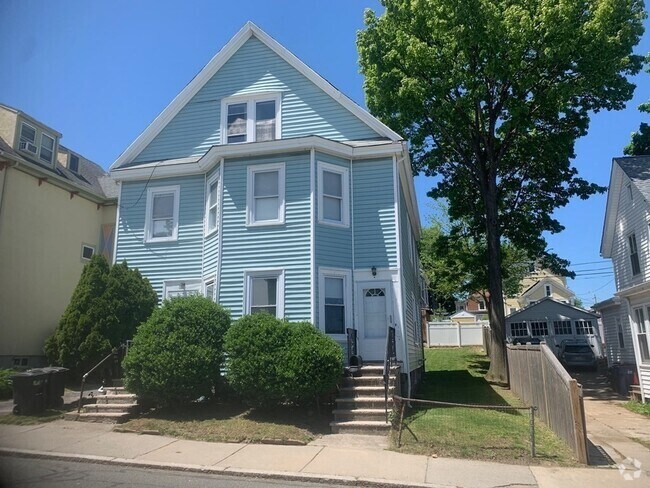 Building Photo - 23-25-25 Cohasset St Rental