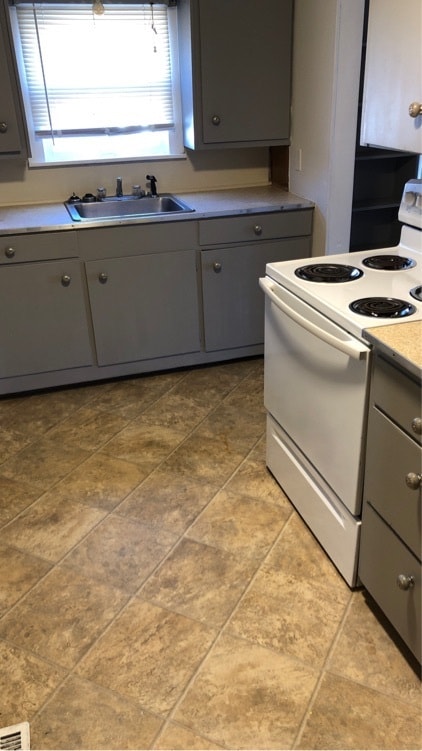 Photo - 806 S Eisenhower Dr