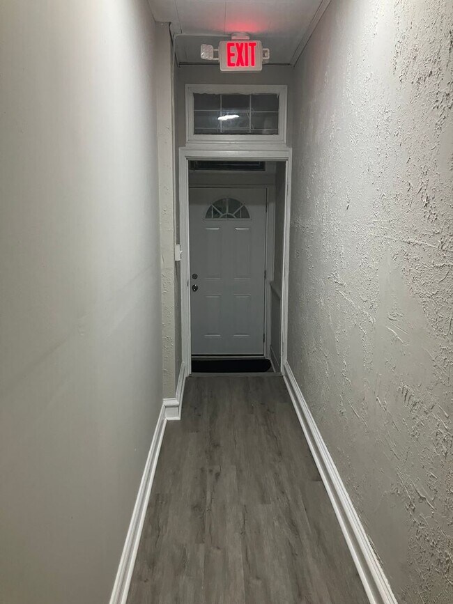 Photo - 7 Bedrooms 3.5 Bathrooms