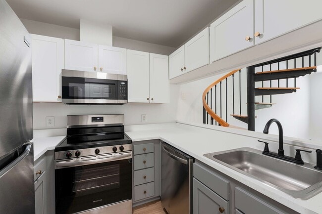 Building Photo - Everbend Rental