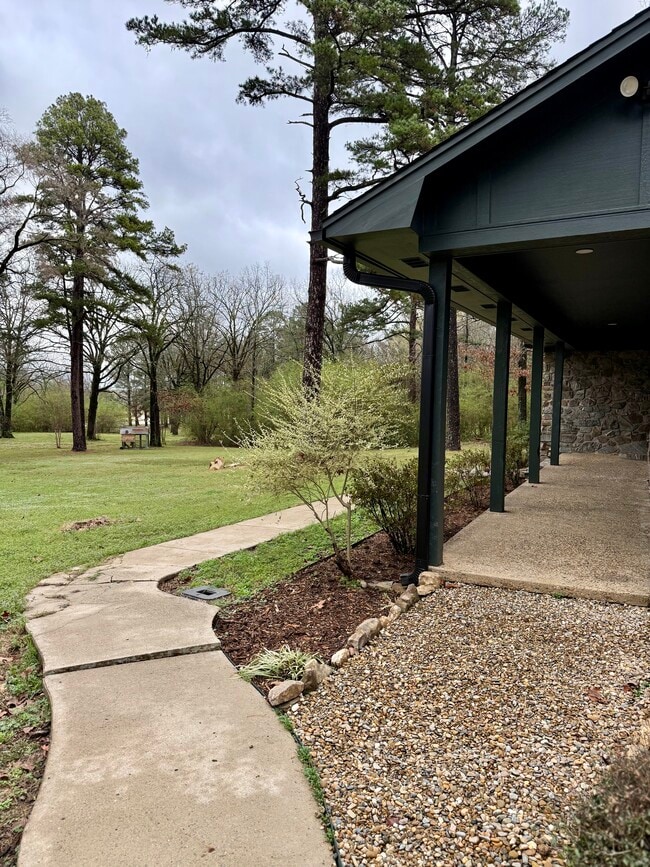 Photo - 5901 Star Ln