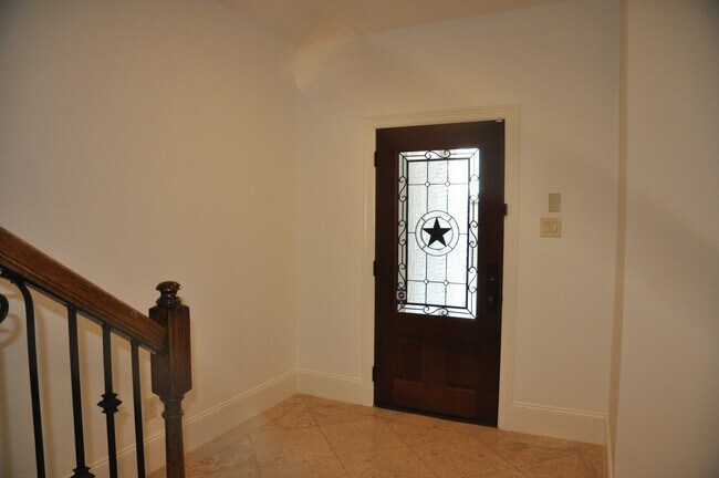 Photo - 5922 Burgoyne Dr.