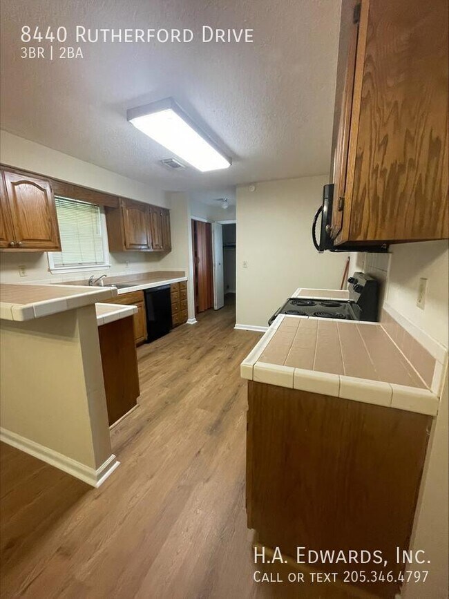 Photo - 8440 Rutherford Dr