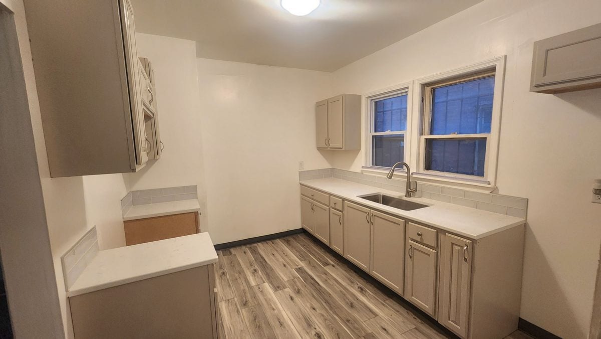 Photo - 2952 Sturtevant St Apartment