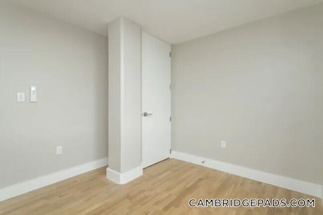 Photo - 1000 Memorial Dr Unit 2F