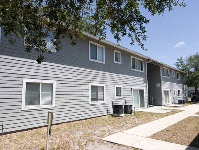 Building Photo - 16 W Rhodes Dr Rental