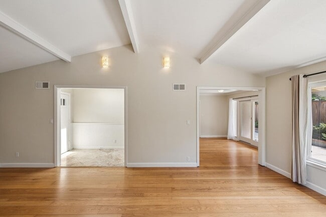 Photo - 309 Walsh Rd