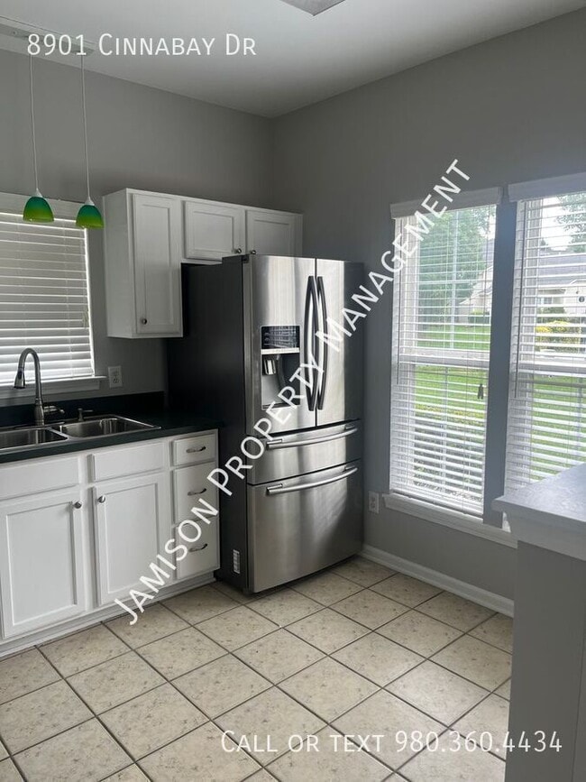 Photo - 8901 Cinnabay Dr