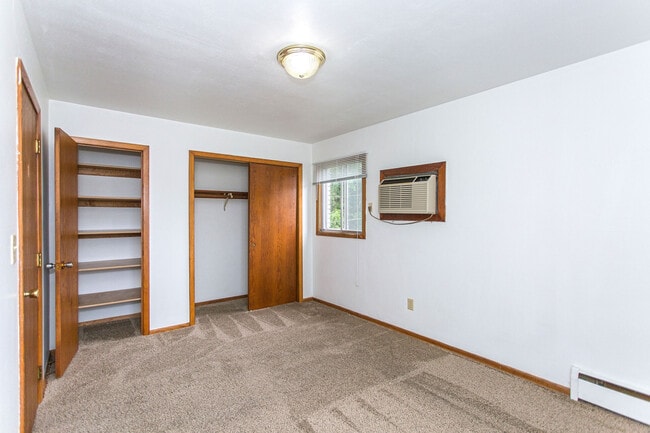 Spacious Closets - St. Croix Crossings Apartments