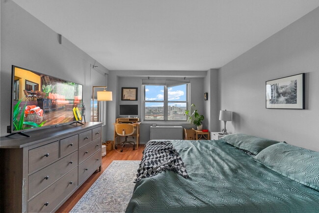 Photo - 225 Saint Pauls Ave