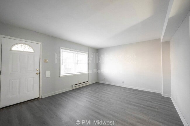 Photo - 3725 N Sherman Dr Unit 3