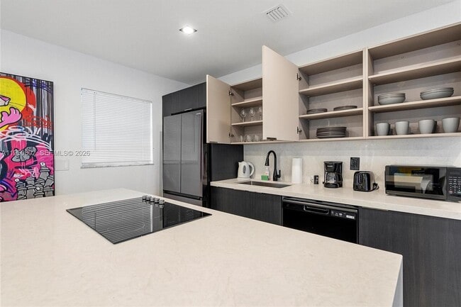 Photo - 270 NW 41st St