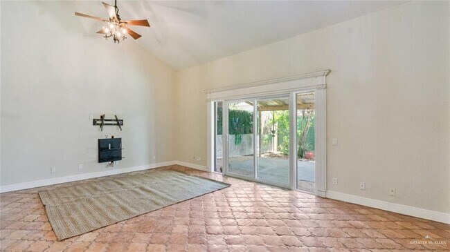 Photo - 10 Shasta E Ave