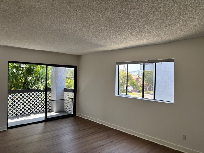 Photo - 627 Orange Grove Ave Unidad 627 #1