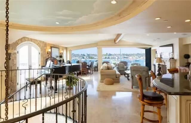 Photo - 900 E Balboa Blvd