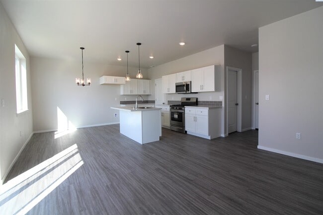 Photo - 3 Bed/2.5 Bath West Pasco Townhouse