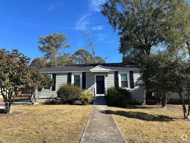 Building Photo - COMING SOON IN ROSEWOOD Rental