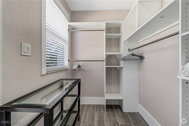 Building Photo - 3470 Lakeview Dr Rental