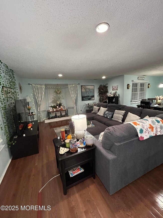 Photo - 182 Tulip Ln