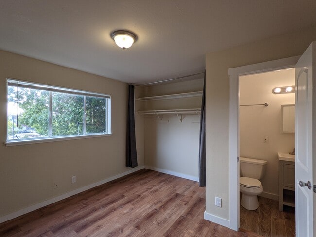 Photo - 2121 Blake St