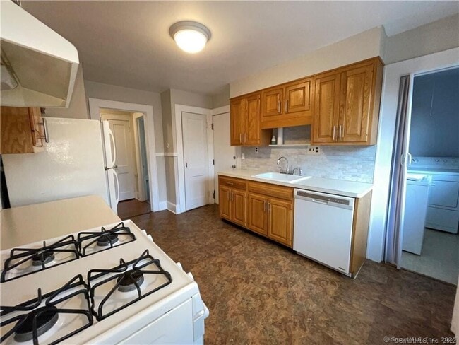 Photo - 59 Colonial Rd Unit 2