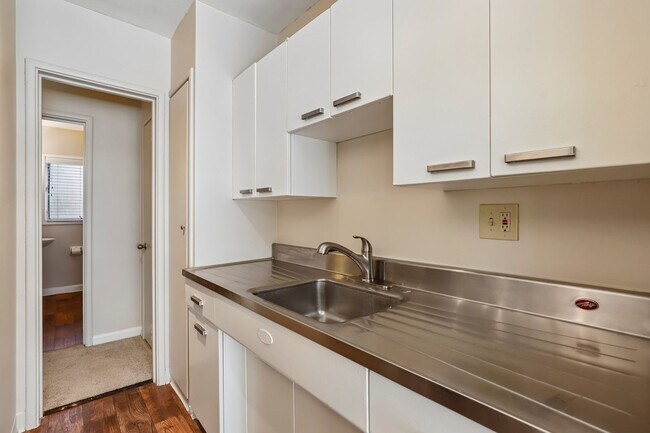 Alexander's Place Apartments