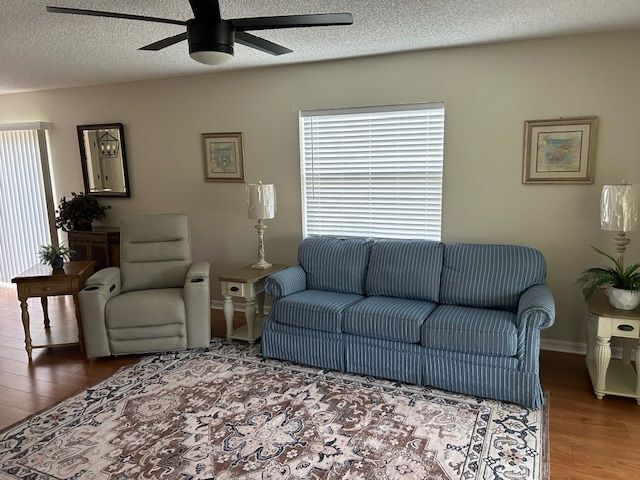 Photo - 1116 San Bernardo Rd