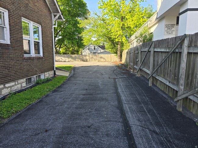 Photo - 422 E Fifth St Unit 422 E 5th A