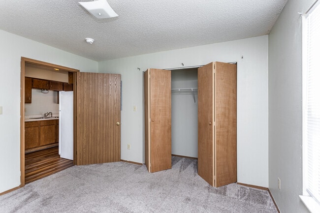 1BR, 1BA - 600SF