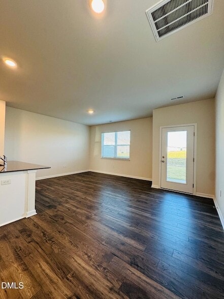 Photo - 426 Belgian Red Wy