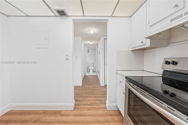 Photo - 1300 NE Miami Gardens Dr Unit 512E