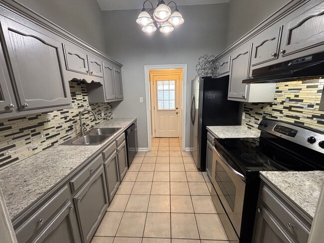 Photo - 326 Stoney Creek Ave