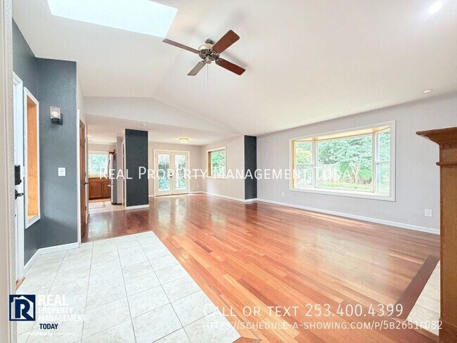 Photo - 6010 122nd Street E