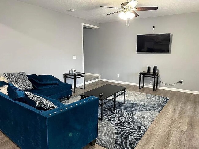 Photo - 926 S Coy St