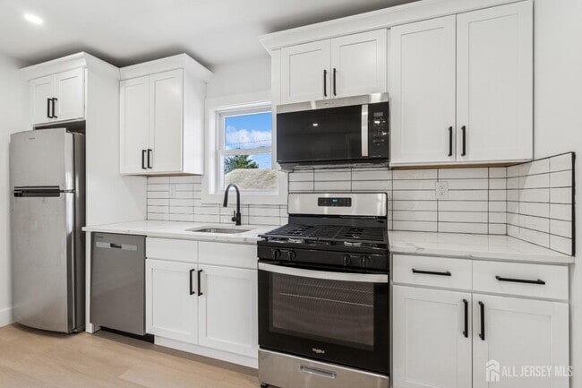 Photo - 318 Seaman St