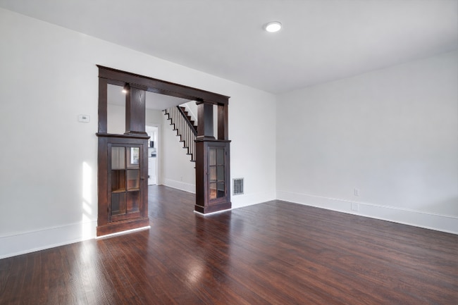 Photo - 512 Brown St