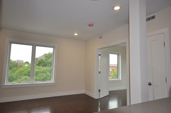 Photo - 652 Massachusetts Ave Unidad 7