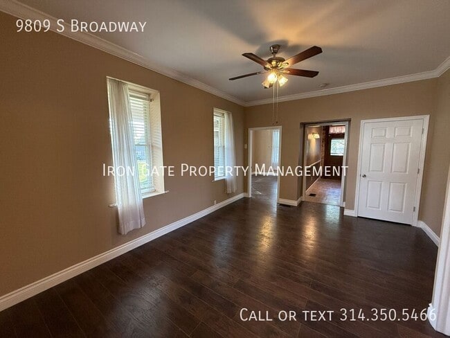 Photo - 9809 S Broadway